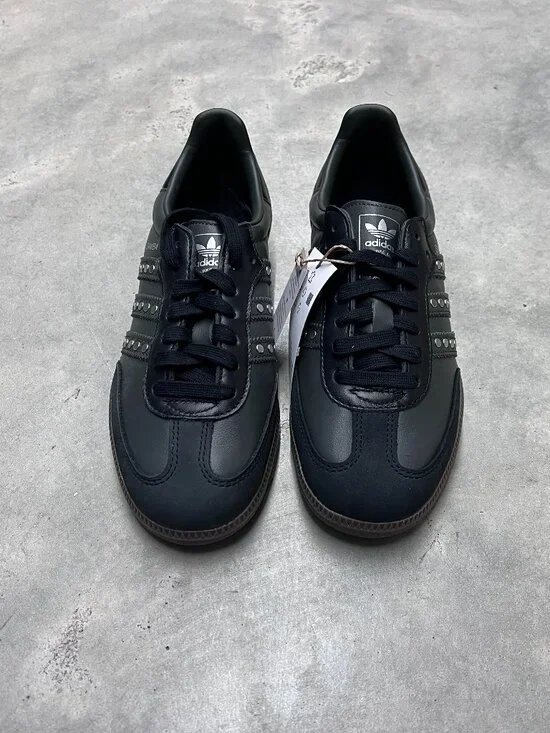 Adidas Samba OG Studded Stripes Black Earth Gum Women’s JR8869 - New - Picture 4 of 6